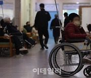 의료계 파업 29일 분수령…행보 빨라진 정부 Vs 요지부동 전공의