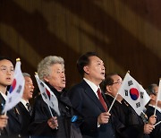 민주, 尹 3·1절 기념사에 "독립운동 정신 모독"…이낙연 "日 친선만 강조"