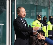 [속보] 의협, 압수수색 강력 반발… "저항 목소리 높일 것, 국민 불편 끼쳐드릴수 있다"