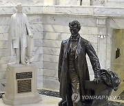 Capitol Statues Kentucky