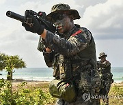 정찰활동하는 해병대 수색부대 장병