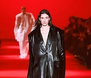 FRANCE-PARIS-FASHION WEEK-VETEMENTS