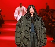 FRANCE-PARIS-FASHION WEEK-VETEMENTS