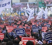 ‘제약사 직원 집회 강제동원’ 의혹에 의협 “일반회원 일탈은 확인 못 해”