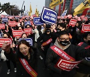 민주당, 의료계에 즉각 복귀 촉구…`"의대 정원 확대는 시대적 과제, 수용해야"