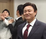 끌려나간 권혁수, 尹정권 '입틀막' 패러디…SNL "풍자는 권리"