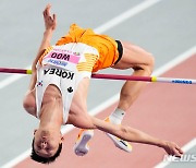 '높이뛰기' 우상혁, 세계실내육상선수권 동메달…2연패는 무산(종합)