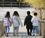 日 학자 “한국·일본 저출산은 도를 지나친 자본주의 결과”