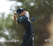 니만, 리브 골프 제다 대회 우승…시즌 2승