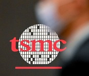 AI 광풍 덕에…TSMC 주가 5.2% 급등하며 '사상 최고'