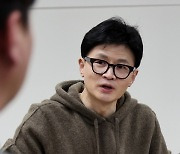 상인들과 간담회 하는 한동훈 위원장