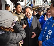 “당 아닌 인물 봐달라” 민주 공천잡음에 PK주자들 호소