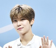 NCT WISH 시온, 스타일리시한 표정 [포토엔HD]