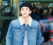 세븐틴 정한,'비니로 공항패션 완성' [사진]