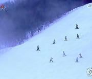 북한, 마식령 스키장 '스노보드' 인기