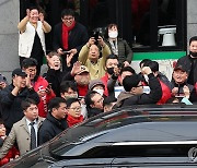 천안중앙시장 찾은 한동훈 비대위원장