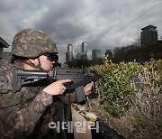 [포토]국가중요시설 대테러 훈련하는 장병