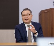 과기정통부 기자실 찾은 박상욱 과학기술수석