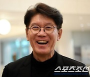 '다른 감독들이 들으면 욕하겠네' 이강철 감독은 행복한 필승조 고민중 [인천공항 현장]