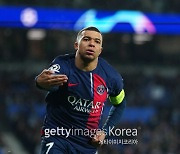 PSG 회장 “음바페 FA? 어떤 입장도 없다”