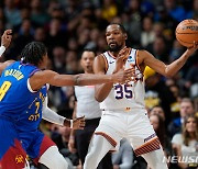 듀란트 앞세운 NBA 피닉스, 연장 접전 끝에 덴버 눌렀다