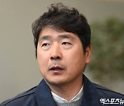 홍원기 감독 '취재진과 인터뷰 나누며'[포토]