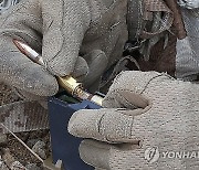 실탄 장전하는 저격수