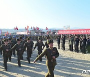 북한 "우리 손으로 보란듯이 재부 창조"…각지서 공장 착공식 진행