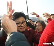 수원 지동시장 찾은 한동훈 비대위원장