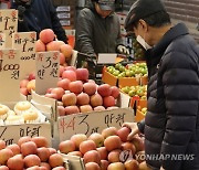 사과값, 추석 전까지 못내린다..."저장량 부족"