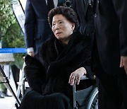 Son Myung-soon, wife of late President Kim Young-sam, dies