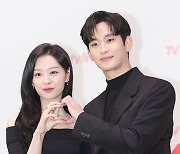 [포토] 김지원-김수현 '우리 잘 어울리죠?'