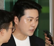 ‘음주운전 바뀌치기’ 가수 이루 항소심도 징역 1년 구형