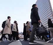 [단독] 정쟁에 전액 삭감될 뻔했는데···고용부 청년사업 뚜껑 여니 '대박'