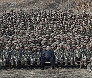 김정은, 軍훈련장 찾아 "전쟁기도 철저히 제압"…한미연합훈련 대응