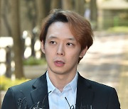 박유천, 前 매니저에 6억대 손배소 피소…4달 만에 재개