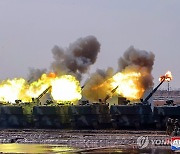 북한 김정은, '적 수도 타격권' 포사격훈련 지도