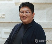 방시혁, 올해 하이브서 급여 '1원' 받는다…상여는 9억8천만원