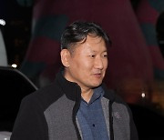 질문에 답하는 김창수 전국의대교수협의회장