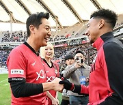 오세훈 시축에 린가드 교체 투입까지… FC서울 홈경기서 5만 관중 운집