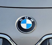 BMW 설립자 작고 70년… '파랑·하양 로고' 어떤 의미가