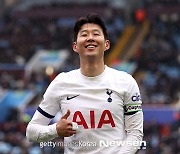 ‘손흥민 1골 2도움’ 토트넘, 4위 라이벌 빌라에 4-0 완승