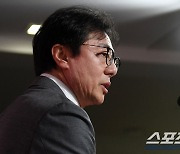 [포토] 황선홍 감독 '이강인 포함 대표팀 명단 발표'