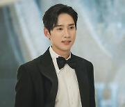 '더 글로리' 박성훈, '눈물의 여왕'으로 완벽 컴백..김수현 질투유발자 활약