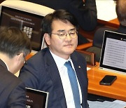 [속보] 서울 강북을 '비명' 박용진, '친명' 정봉주에 경선 패배