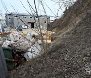 날씨 풀리며 토사 ‘와르르’… 해빙기 안전 ‘비상’ [현장, 그곳&]