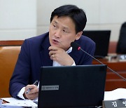 수원병 민주당 김영진 41%, 국민의힘 방문규 36%…오차범위 내 접전