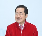 대구시, 박정희 동상 동대구역 광장·대구도서관 2곳에 세운다