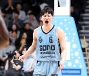 'KCC전 42득점 폭발' 소노 이정현, 5라운드 MVP 선정...93표 중 49표 획득→KT 배스 제쳤다