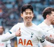 손흥민 '14호골+7·8호 도움' 미친 맹활약! 토트넘 빌라전 4-0 대승 일등공신, 4위 탈환 가능성↑... SON '20 공격 포인트' 고지